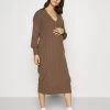 ONLY MATERNITY - Damen OLMNEW TESSA MIDI V NECK DRESS - Strickkleid - Chestnut Melange