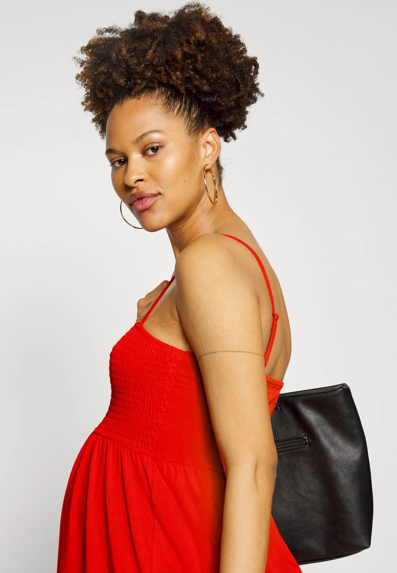 ONLY MATERNITY OLMEMMA SMOCK DRESS - Jerseykleid - Fiery Red - Damen – Bild 4